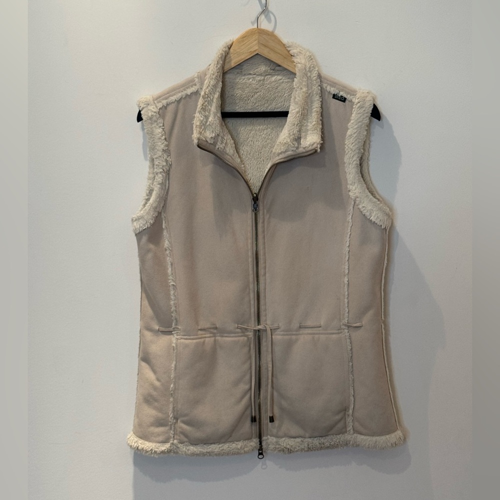 Skea reversible Sherpa suede vest. Pockets and zippers both sides. Size 10.